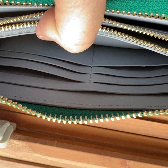 Coach carriage leather zip around wallet - Picture 12 of 14